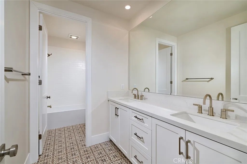 Additional image 48 of 103 Oakstone, Irvine, CA 92618