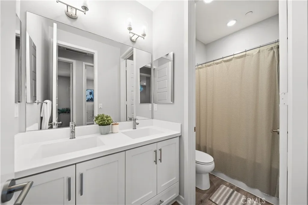 Additional image 29 of 49 Finch, Lake Forest, CA 92630
