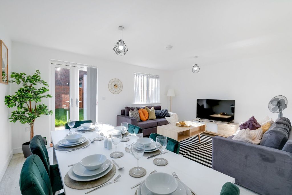 Additional image 14 of 5 bed semi-detached house to rentKempster Way, Weston Turville, Aylesbury HP22