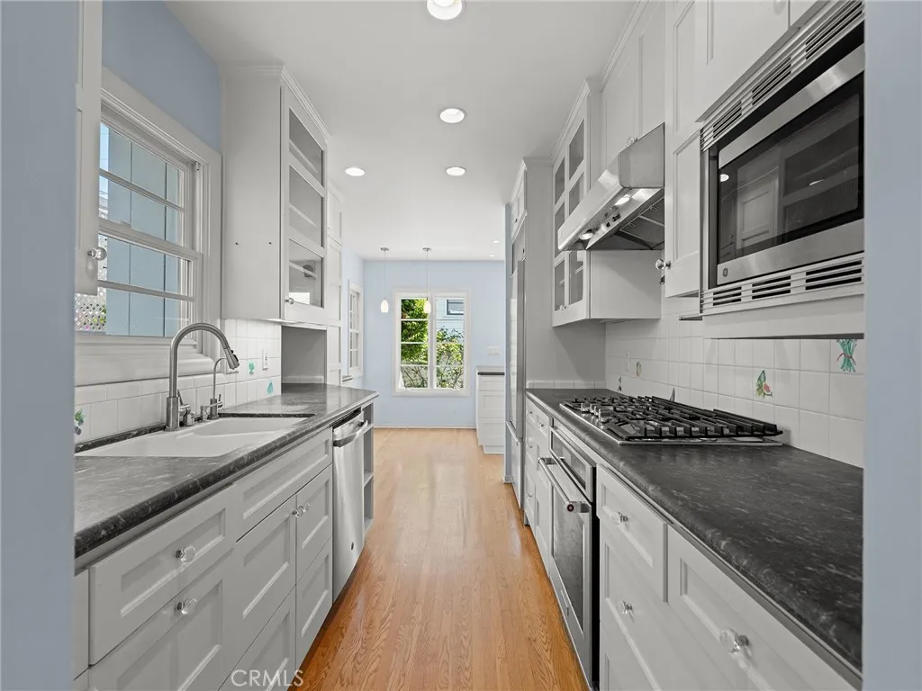 Additional image 77 of 2108 Grandview Avenue, Manhattan Beach, CA 90266