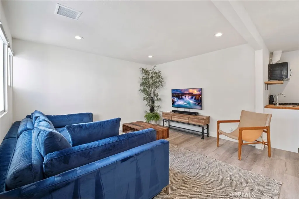 Additional image 17 of 555 E 3rd St, Long Beach, CA 90802