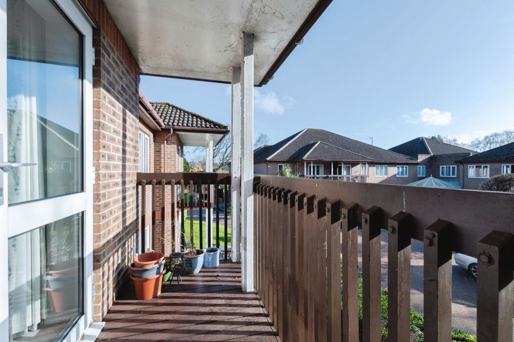 Additional image 4 of 2 bed flat for saleFernlea Avenue, Ferndown BH22