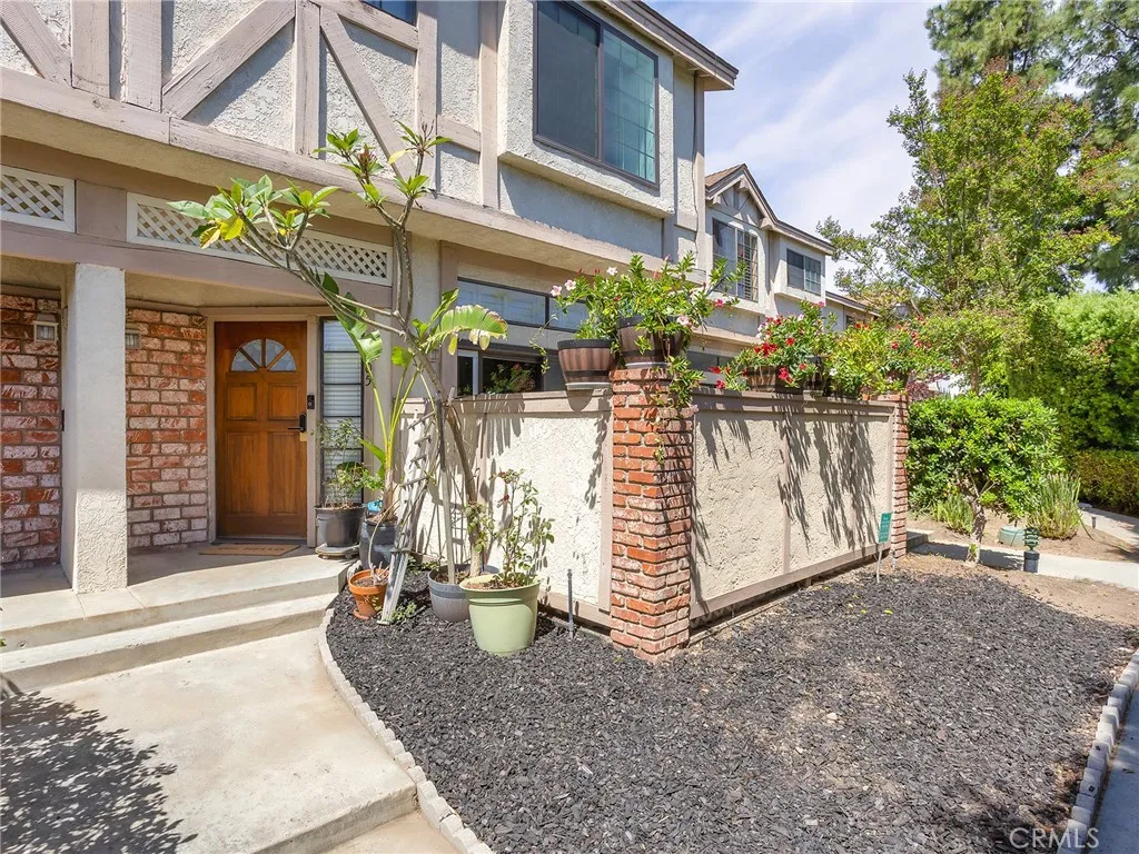 Additional image 2 of 7100 Balboa Boulevard Unit 805, Lake Balboa, CA 91406