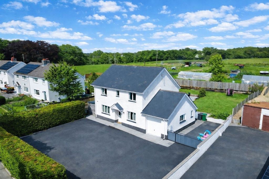4 bed detached house for salePontsian, Llandysul SA44