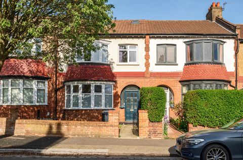 Clifton Road, London N3