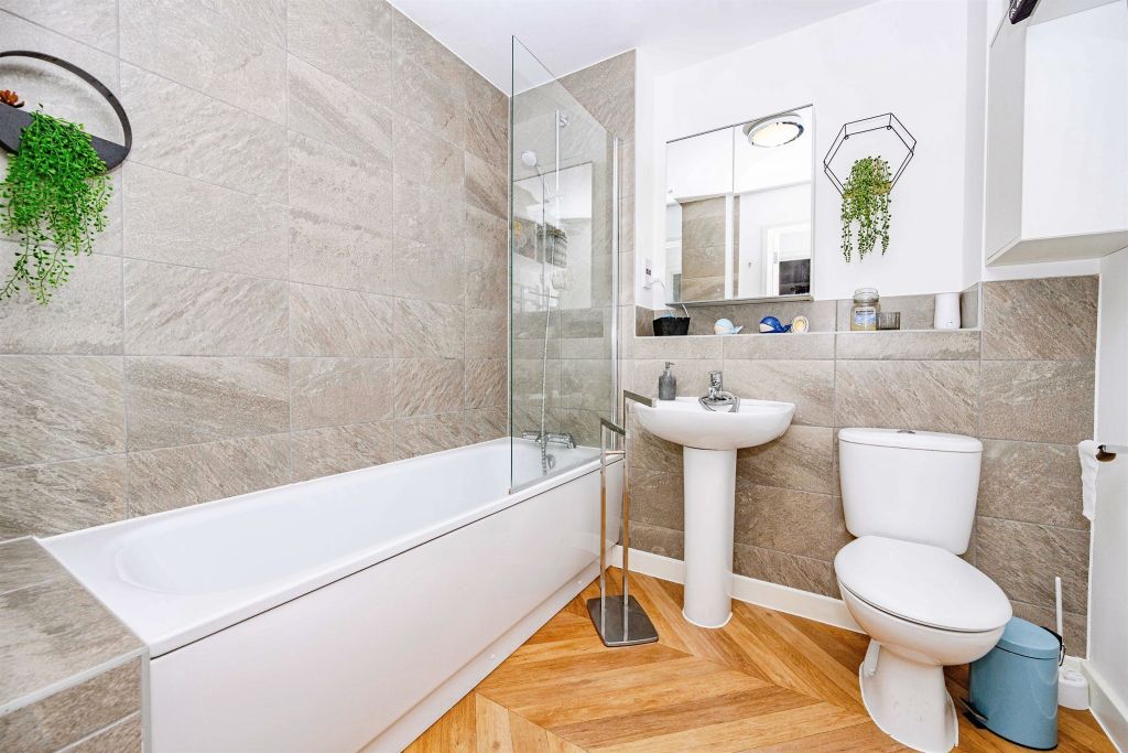 Additional image 9 of 2 bed flat for saleFrogmore Road, Hemel Hempstead HP3