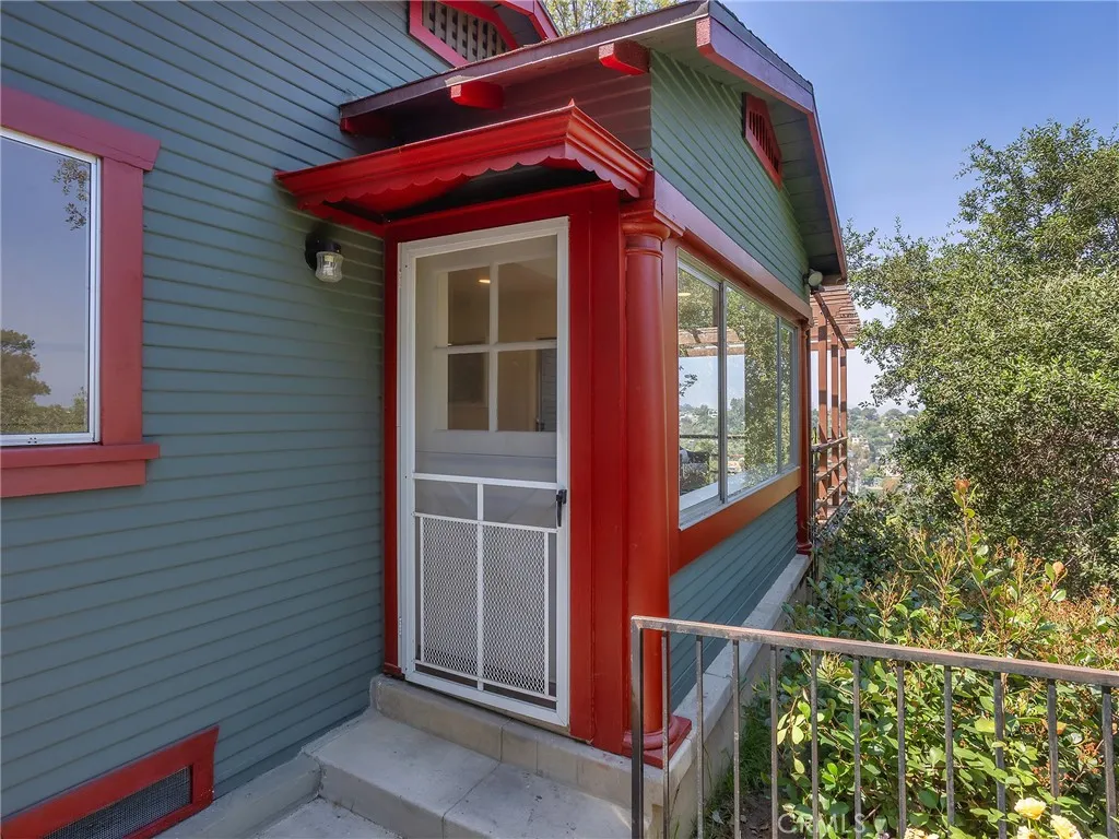 Additional image 115 of 1825 Altivo Way, Echo Park, CA 90026