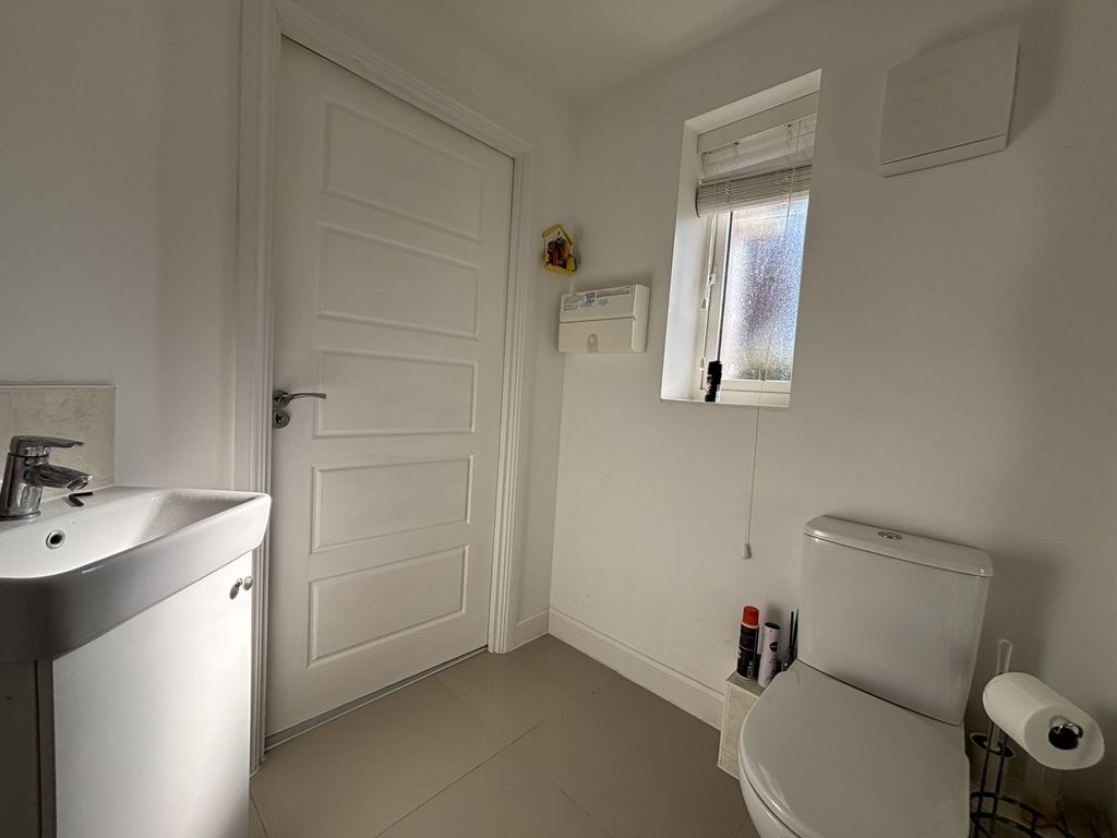Additional image 5 of 3 bed terraced house to rentBurden Drive Bishopdown, Bishopdown, Salisbury, Wiltshire SP1
