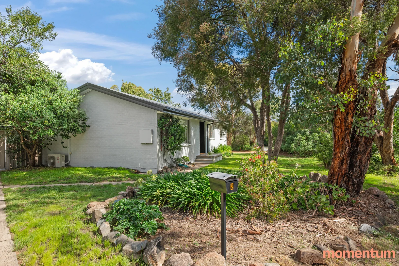 2 Broun Place, Kambah ACT 2902 photo 2