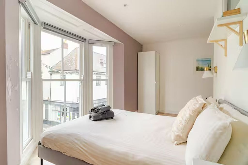 2 bed flat to rentSouthside Street, Plymouth PL1