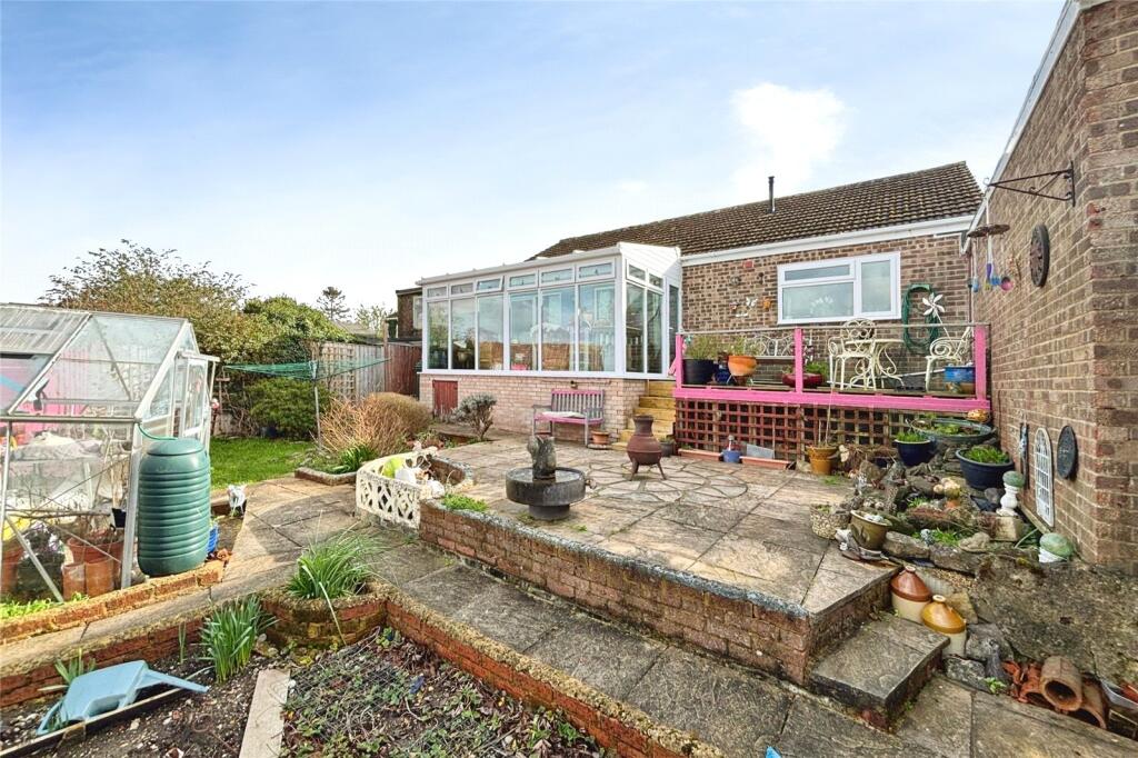 Whiteland Rise, Westbury photo 2