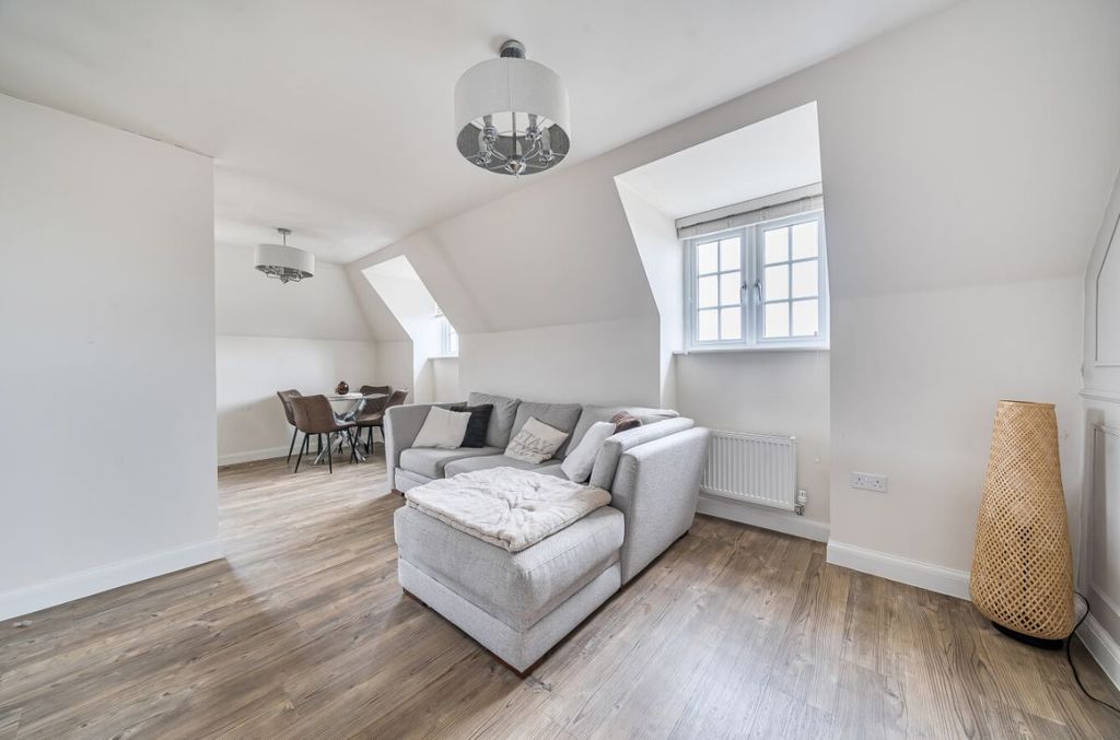 1 bed flat for saleDanegeld Avenue, Great Denham MK40 photo 4