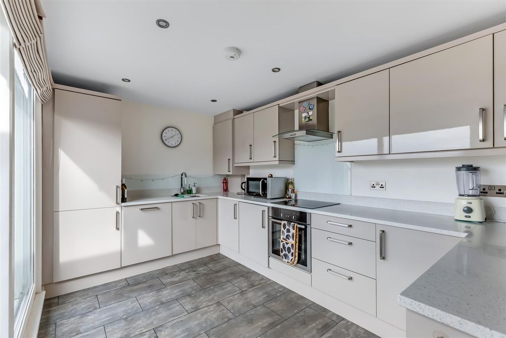 Additional image 3 of 2 bed flat for saleWest View, Ilkley LS29