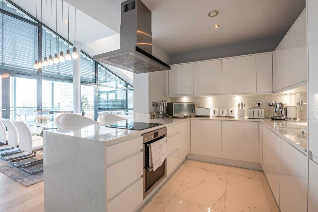 Additional image 7 of 3 bed flat for saleDeansgate, Manchester M3