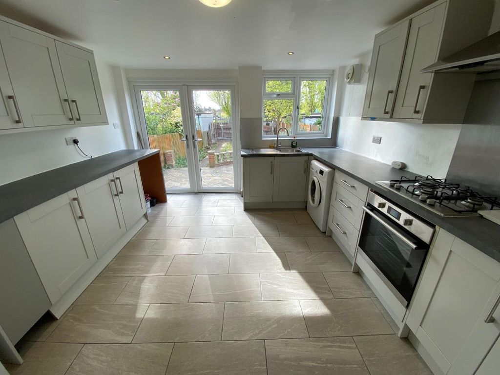 Additional image 11 of 2 bed end terrace house to rentKent Road., Dagenham, Dagenham RM10