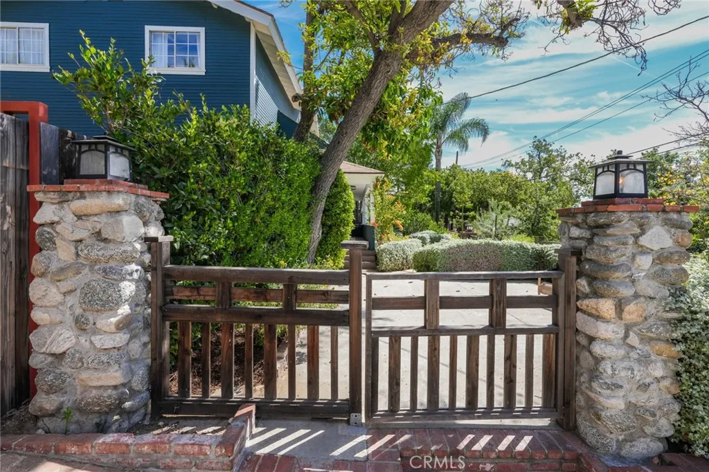 Additional image 7 of 371 E Claremont St, Pasadena, CA 91104