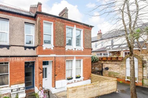 Dunstans Grove, East Dulwich, London SE22