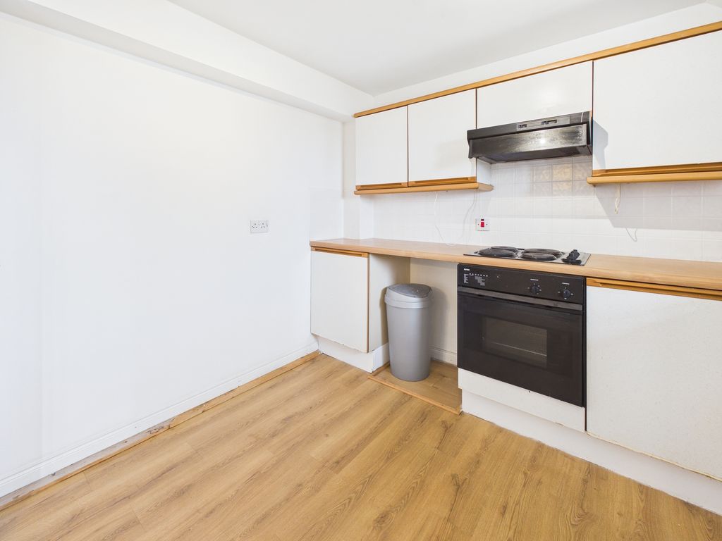 2 bed flat for saleOld Distillery, Dingwall IV15 photo 5
