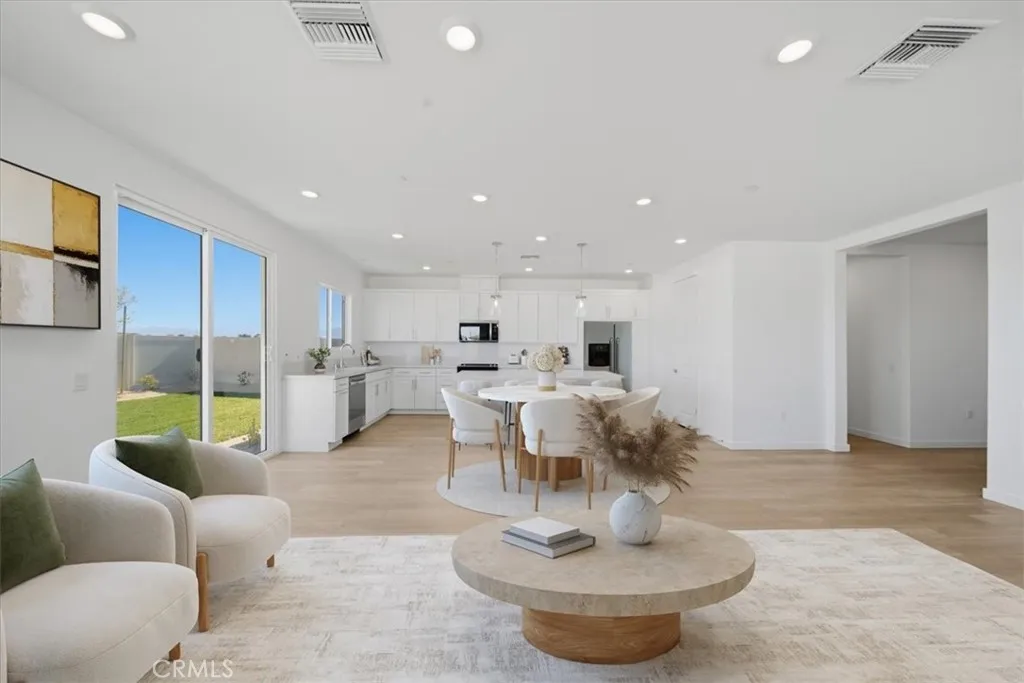 Additional image 4 of 3265 E Avenue J-4, Lancaster, CA 93535