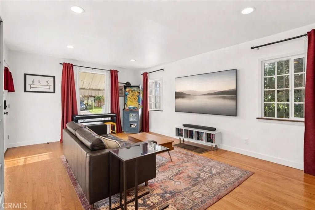 Additional image 41 of 527 W 106th Street, Los Angeles, CA 90044