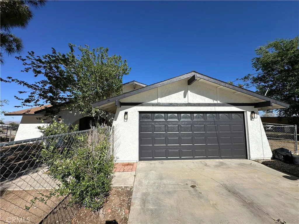 11861 10th Ave, Hesperia, CA 92345 photo 2