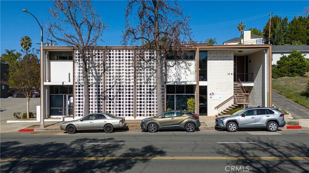 1461 E Chevy Chase Drive, Glendale, CA 91206 photo 2