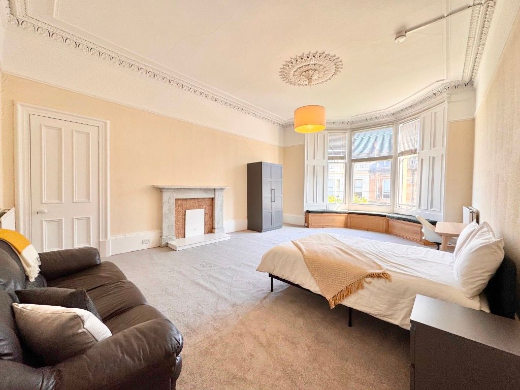 Additional image 2 of 5 bed flat to rentHillhead Street, Hillhead, Glasgow G12