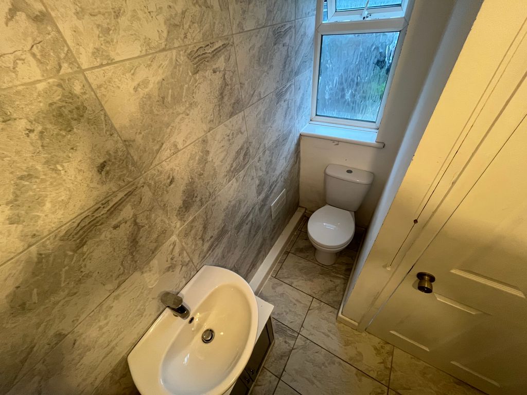 Additional image 9 of 2 bed property to rentCambria Street, Pontypool NP4