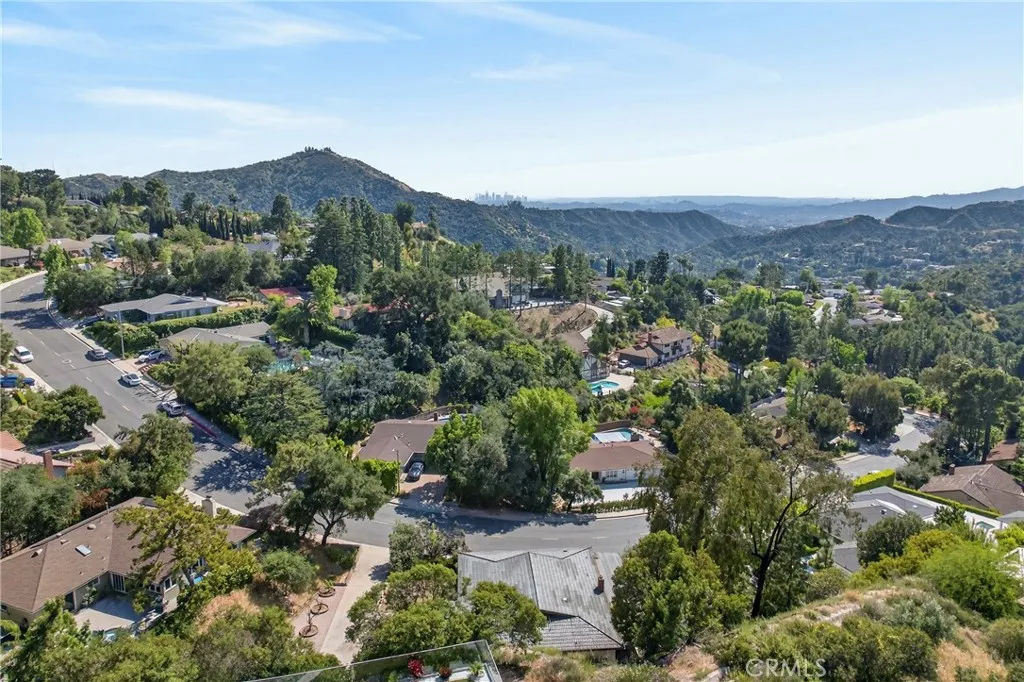 Additional image 130 of 3737 San Augustine Dr, Glendale, CA 91206