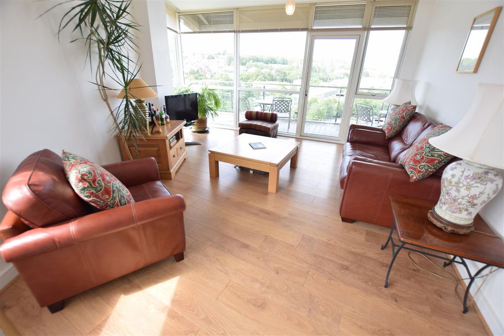 Additional image 4 of 2 bed flat for saleThe Mirage, Portishead BS20