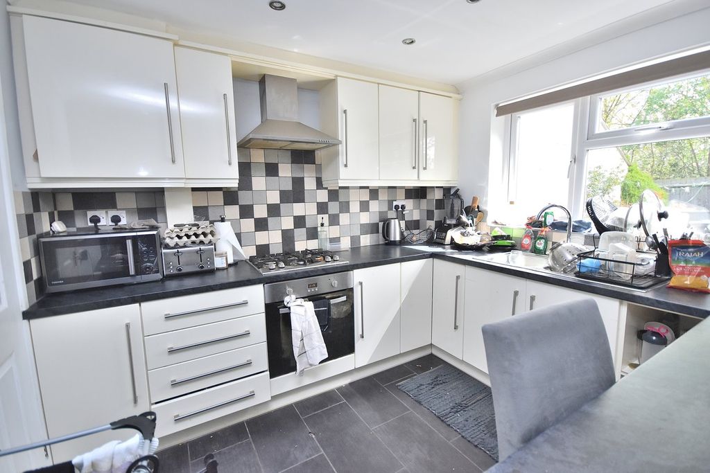 Additional image 2 of 3 bed semi-detached house to rentRaisins Field Close, Northampton NN3