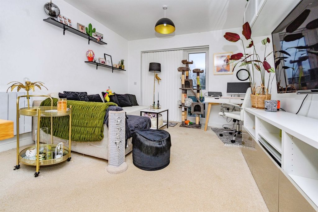 Additional image 13 of 2 bed flat for saleFrogmore Road, Hemel Hempstead HP3