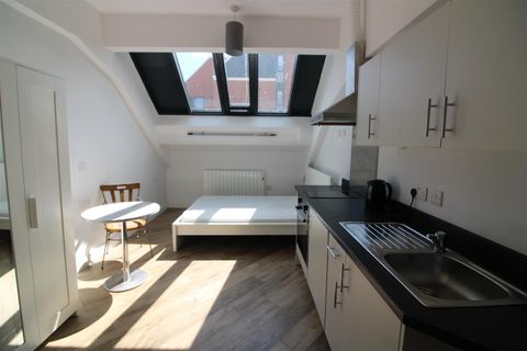 Zephyr Building, Sneinton Market, Nottingham NG1, Studio to rent