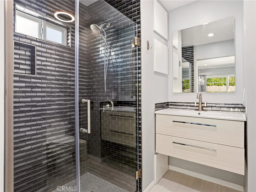 Additional image 113 of 1426 E Tujunga Avenue, Burbank, CA 91501