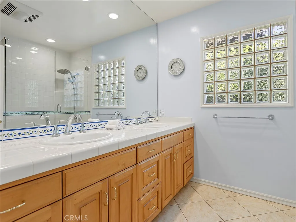 Additional image 37 of 1012 N Sunset Canyon Drive, Burbank, CA 91504
