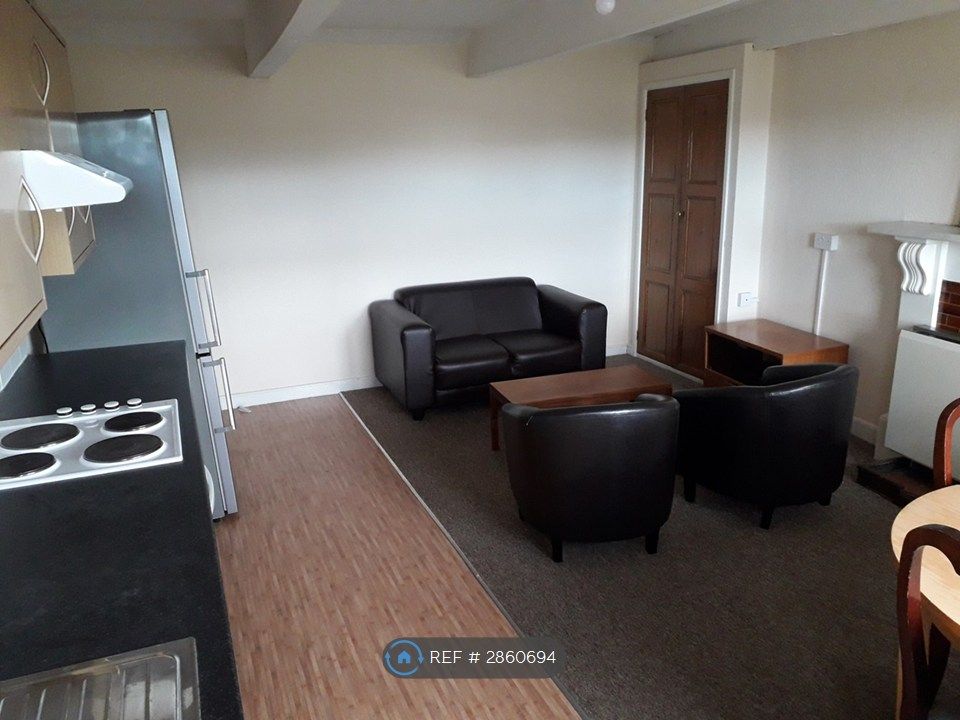 4 bed flat to rentCamden Crescent, Bath BA1 photo 2
