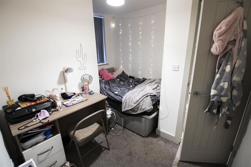 Luton Road, Birmingham, West Midlands, B29 photo 4