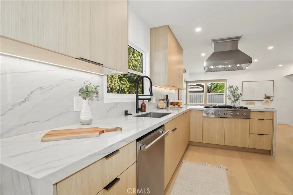 Additional image 64 of 23856 Aetna St, Woodland Hills, CA 91367