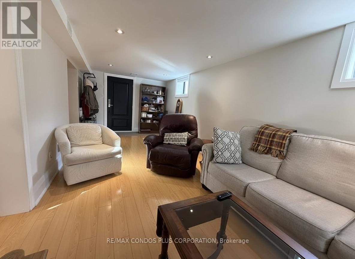Additional image 4 of 32 Harrow Drive, Toronto, ON, M6M2X3