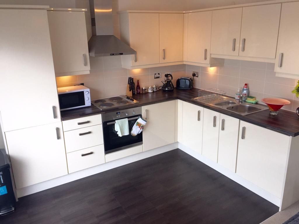2 bed flat to rentHandbridge Square, Chester CH1 photo 3