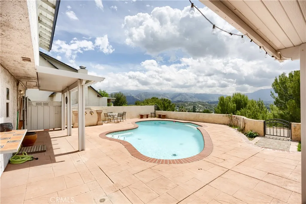 16738 Goodvale Rd, Canyon Country, CA 91387