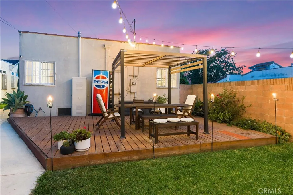 Additional image 23 of 527 W 106th Street, Los Angeles, CA 90044