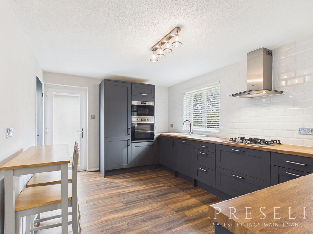 Additional image 2 of 4 bed detached house to rentMillard Park, St. Davids, Haverfordwest, Pembrokeshire SA62