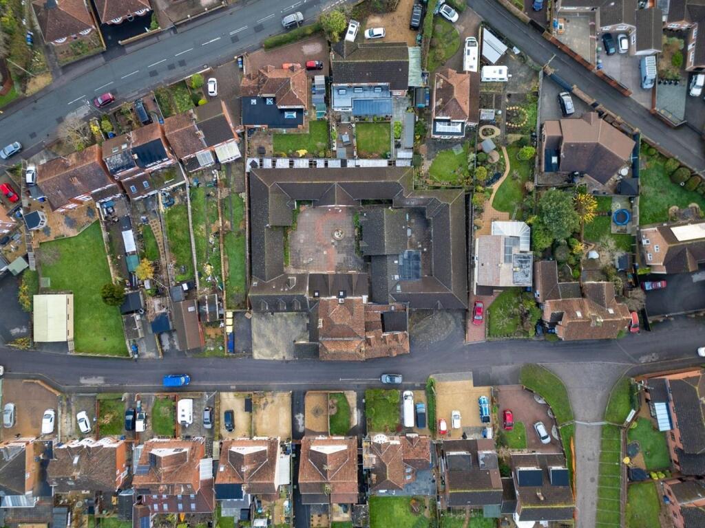 Redland Lane, Westbury