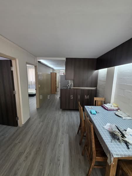 90 Commonwealth Drive photo 3