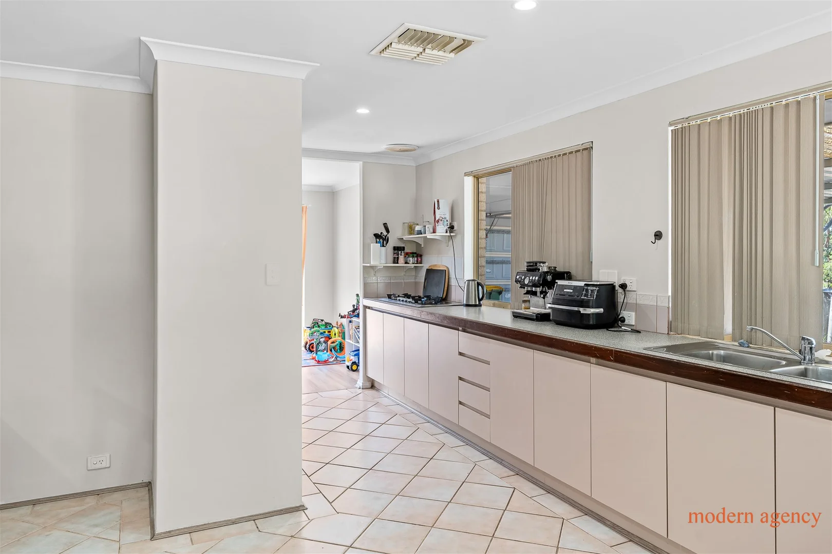 Additional image 8 of 26 Casuarina Drive, Halls Head WA 6210