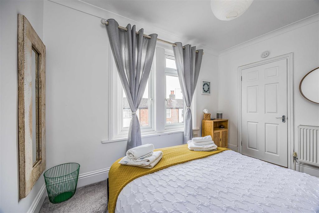 Additional image 10 of 1 bed flat for saleNorth Street, Emsworth PO10