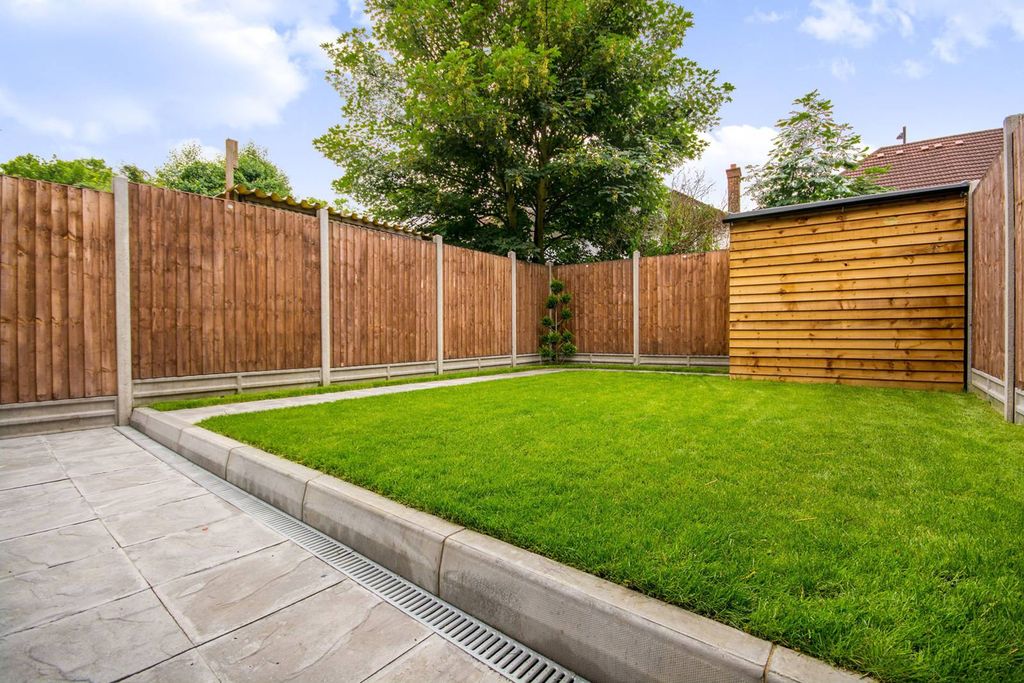 Additional image 5 of 4 bed terraced house to rentSalem Place, Central Croydon, Croydon CR0