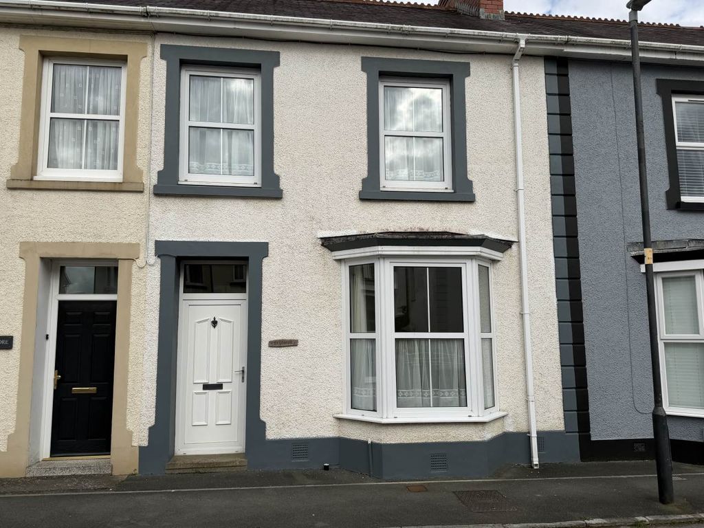 3 bed terraced house to rentNew Street, Lampeter, Ceredigion SA48