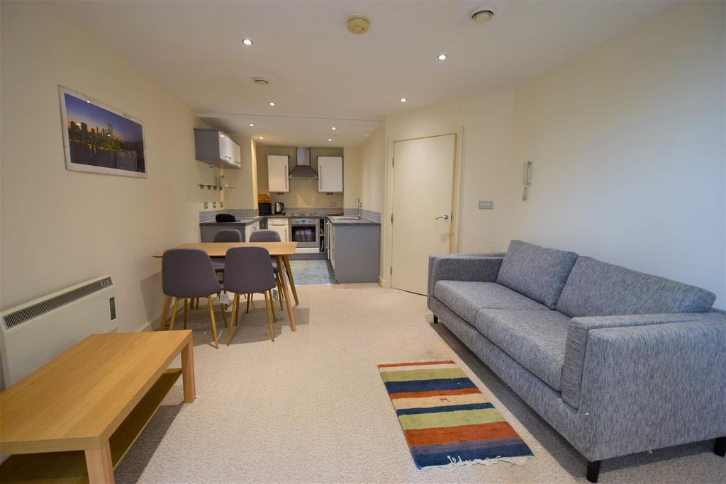 1 bed flat to rentBixteth Street, Liverpool L3